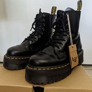 Dr Martens Jadon platform boots